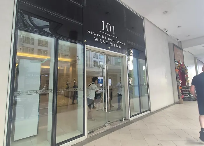 A&g Condotel At 101 Newport Across Naia T3 Apartment